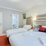 Kingswaypark Hotel At Park Avenue